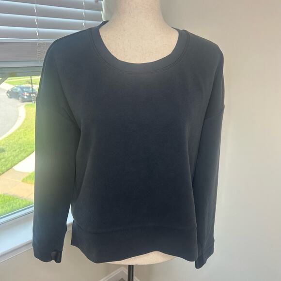 Athleta Cropped Sweatshirt Size Medium Black Sport Athletic - Picture 1 of 5
